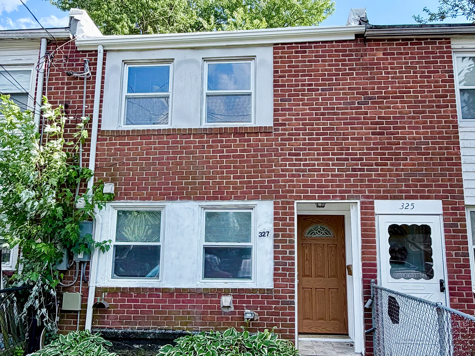 3 bed, 1024 sqft, $1,750 — Photo 1