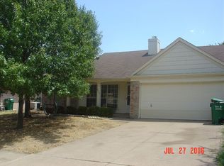 8210 Newport Dr, Rowlett, TX 75089