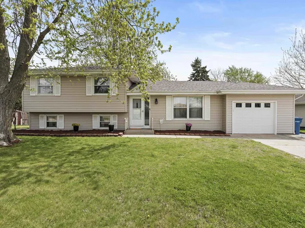 1009 Kentwood Ct, Dyer, IN 46311