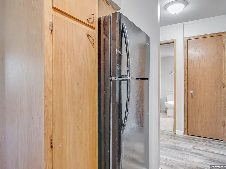 835 Merritt Ave — Photo 14