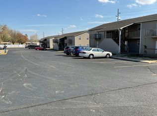 Newly Remodeled 2BR/2BA Apartment in Joplin Near MSSU Campus!! Upstairs Unit!!, Joplin, MO 64801