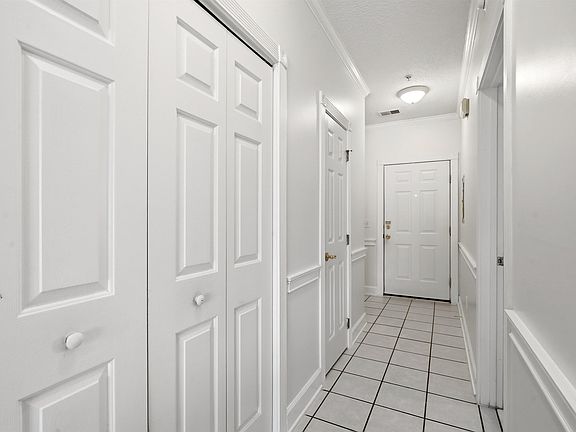 3rd image of 4864 Carnation Circle #203