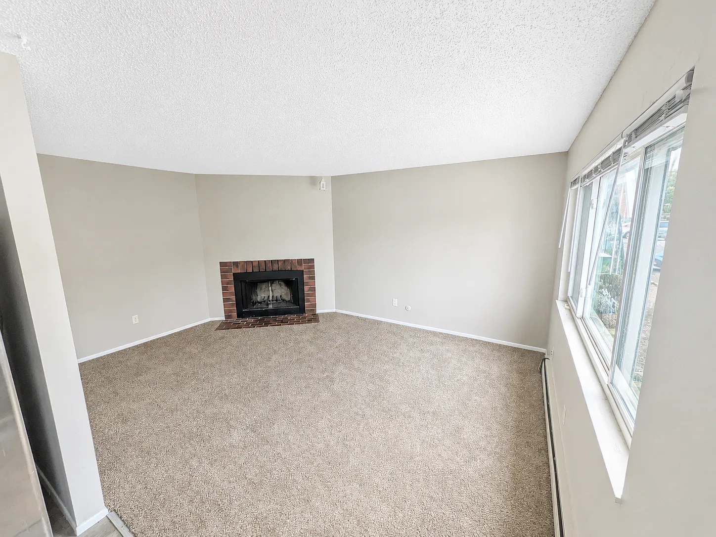 2 bed, 900 sqft, $1,150 — Photo 2