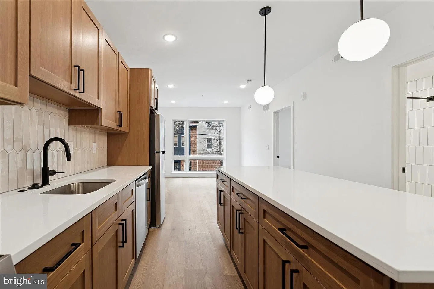 2 bed, 900 sqft, $2,550 — Photo 2