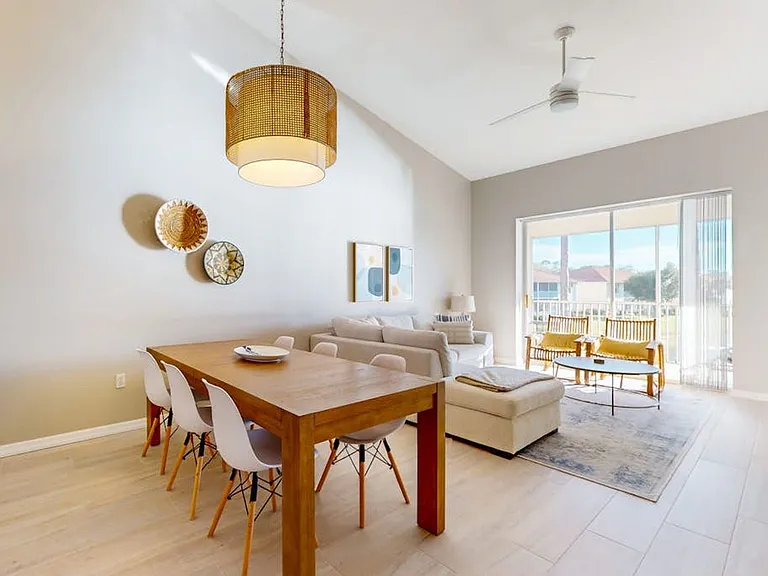 350 Robin Hood Cir #202 — Photo 2