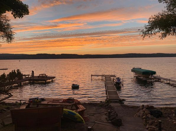 4674 Lake Dr