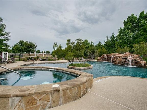 4th image of 8812 Dewland Dr