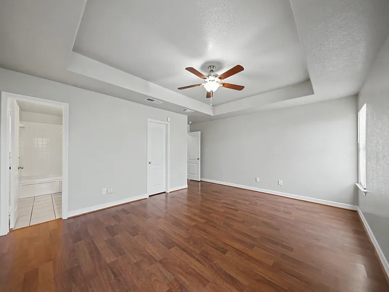 4802 Sapphire Dr — Photo 10