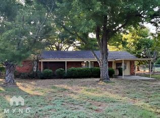 317 Berryhill Dr, Springtown, TX 76082