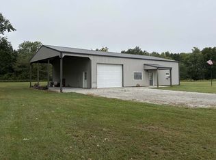 7399 N 800th St, Newton, IL 62448