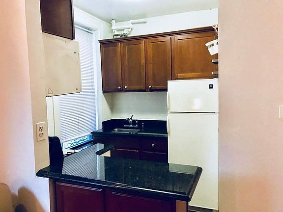 4th image of 3184 43rd St APT 4