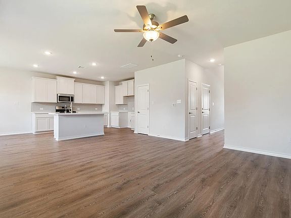 2nd image of 132 Lemonball Dr