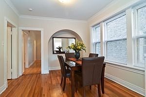 4th image of 833 Mulford St
