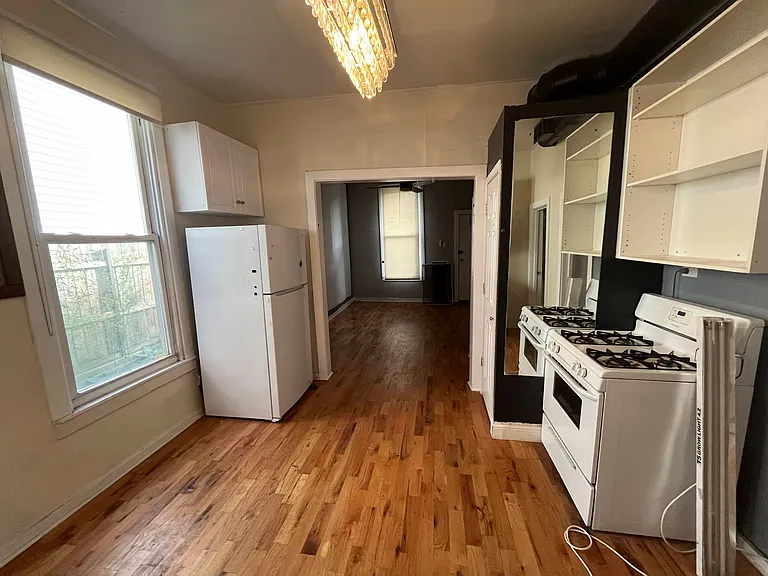 1638 N Richmond St #1R — Photo 2