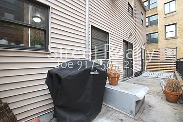 Rented by Street Realty Brokerage LLC