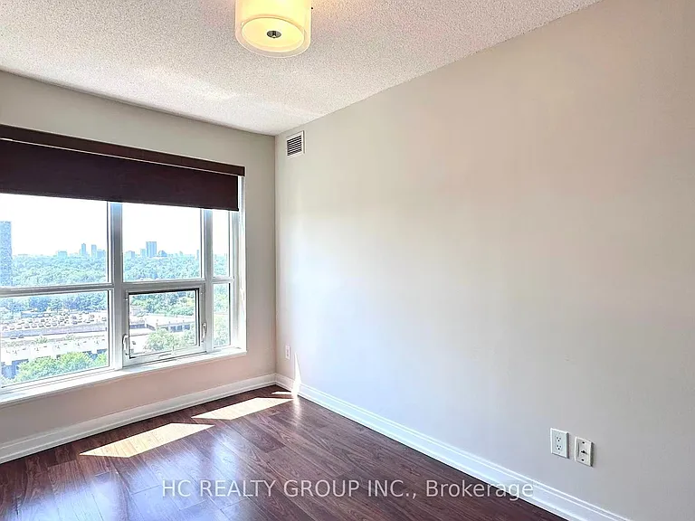 181 Village Green Sq #1415 — Photo 21