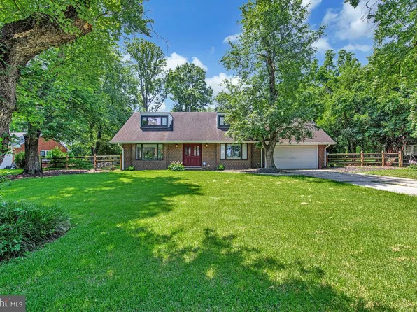8825 Briarcroft Ln, Laurel, MD 20708