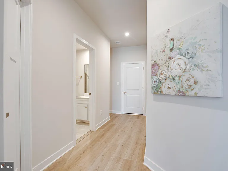 4468 Sulford Ter — Photo 14