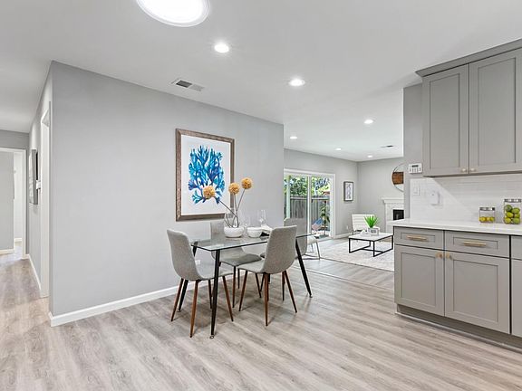 3rd image of 32321 Crest Ln