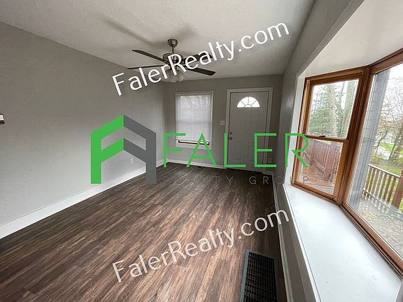 3rd image of 944 Highridge Ave
