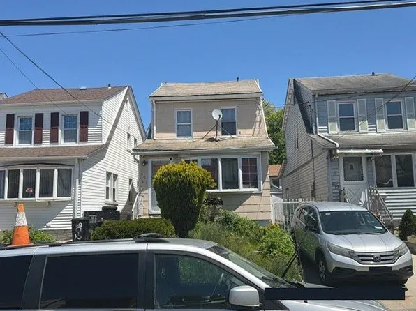 9021 207th St, Queens Village, NY 11428