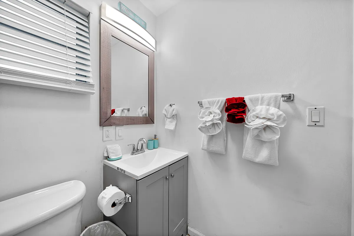 Building Photo - 500-510 SW 7th St #2