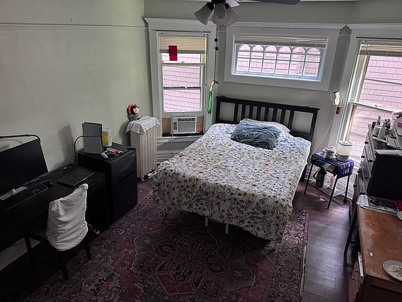 5th image of 1914 Orrington Ave #1