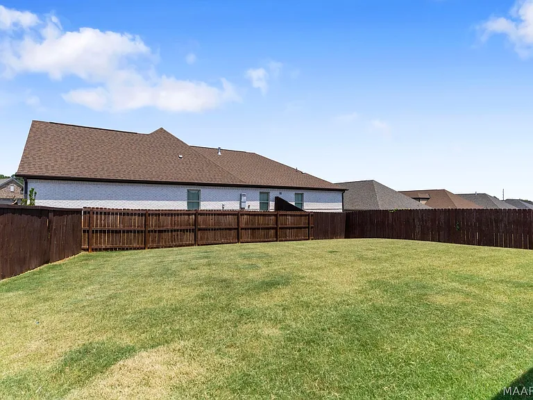 1005 Allison Dr — Photo 40
