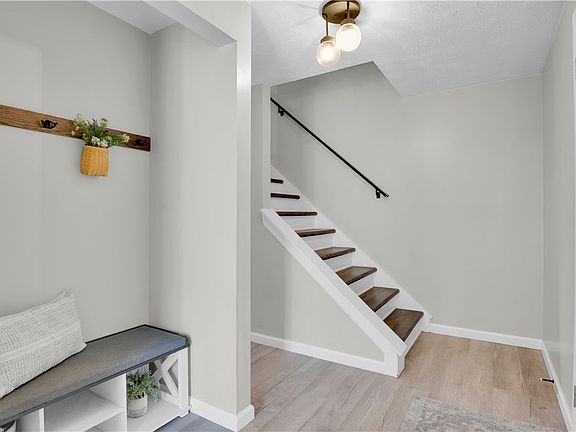 5th image of 63 Kimbrook Dr