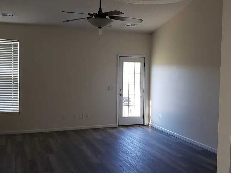 1905 Briar Run Dr — Photo 3