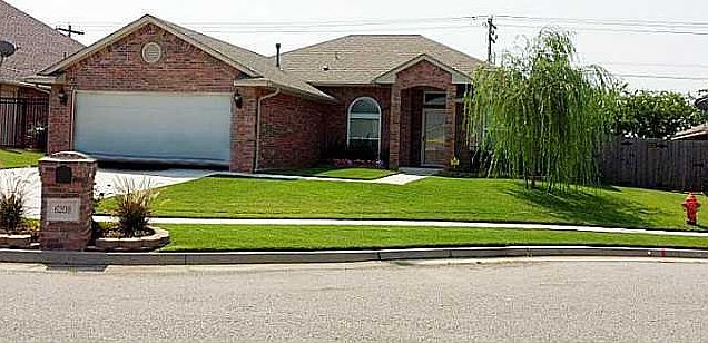 1st image of 6208 SE 81st Cir