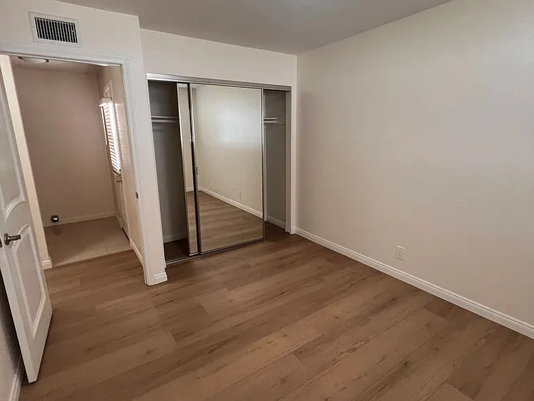 1142 Ashbury Ct — Photo 28