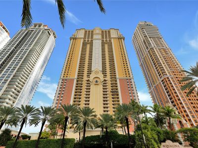 17875 Collins Ave #905, North Miami Beach, FL, 33160