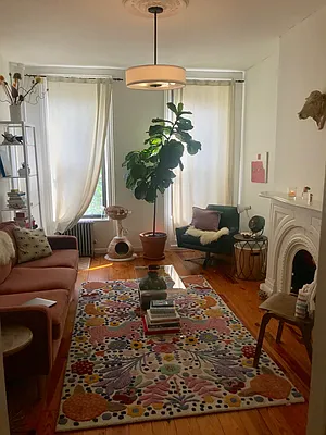 Rented by Level Group | media 9