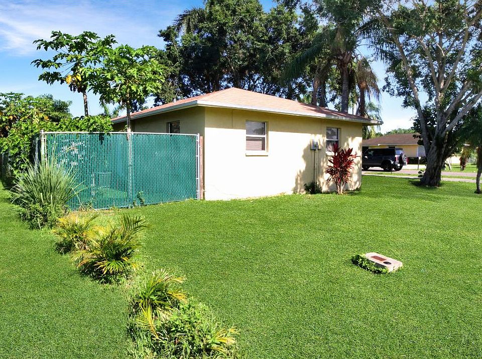 402 W 5th Ter, Pahokee, FL 33476 Zillow