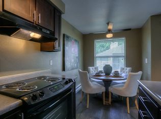 Waverly Gardens Apartments, Portland, OR 97233