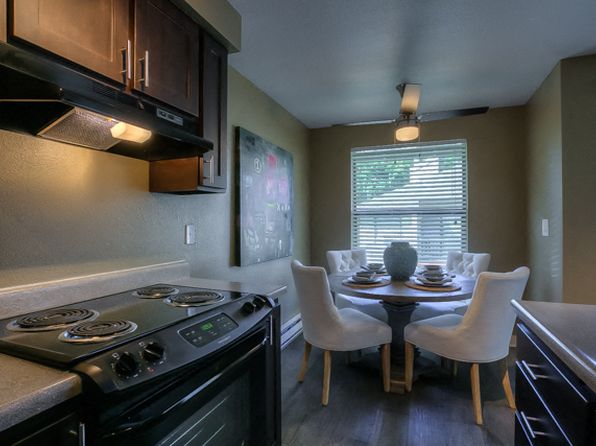 20121 SE Stark St APT 223