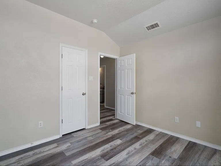 1205 Marlee Cir — Photo 3