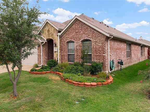 2nd image of 809 Lake Meadow Ln
