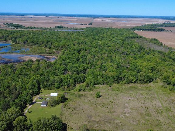 4th image of 302 Wagon Wheel Park