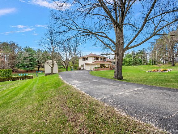 4th image of 125 Cayuga Rd