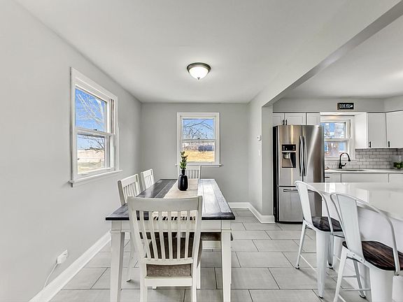 4th image of 9018 W 91st Pl