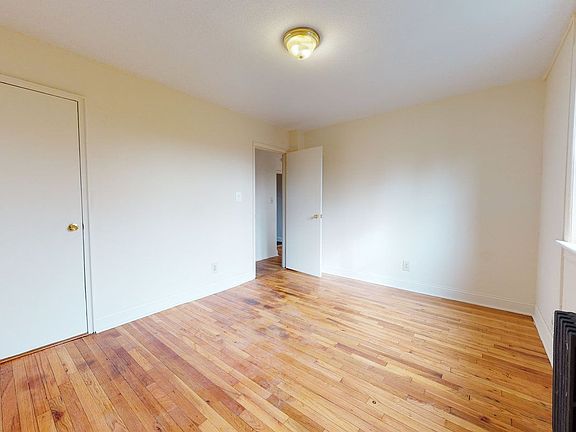 4th image of 20-34 Crescent St #3C