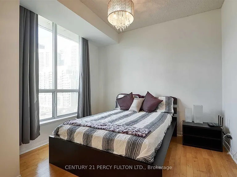 230 Queens Quay W #1016 — Photo 10
