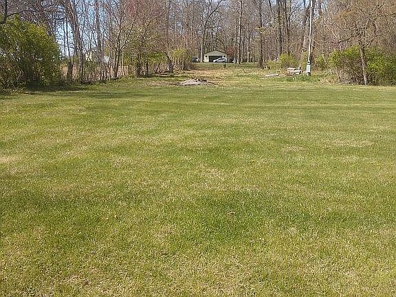 4th image of 15821 Menominee Dr