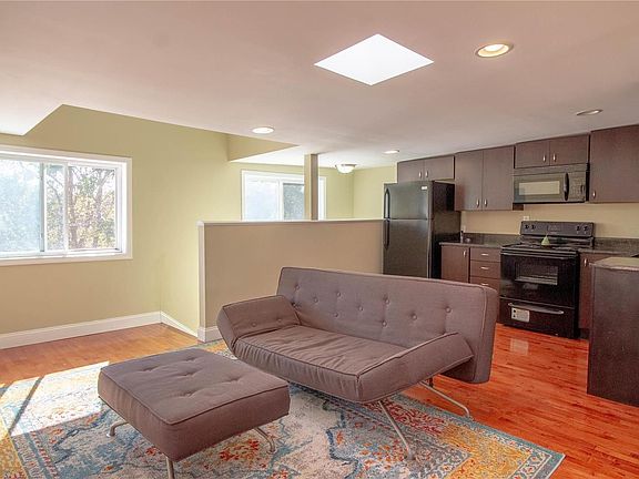 2nd image of 2710 Russell Blvd #B