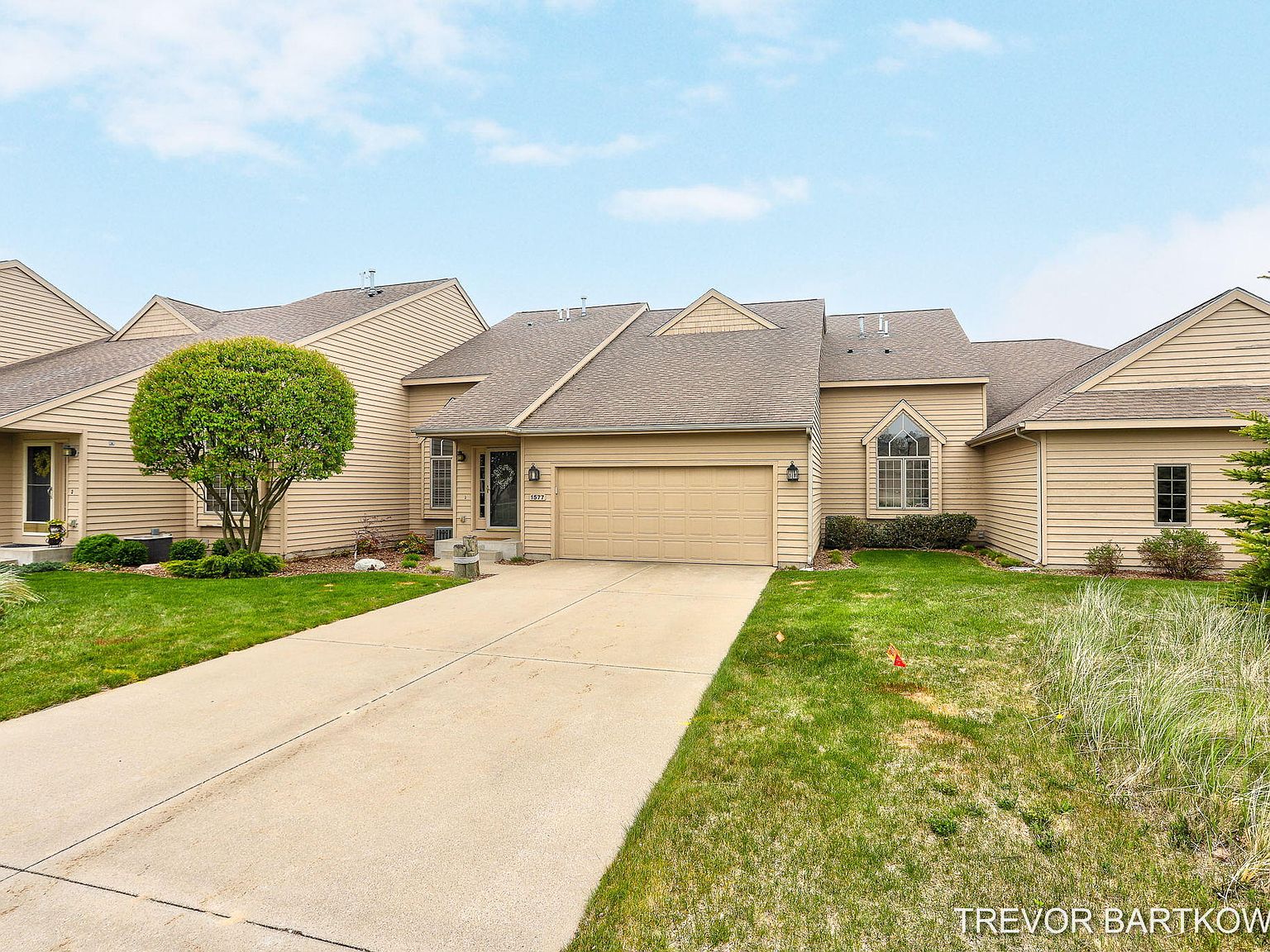 1577 E Harbour Towne Cir, Muskegon, MI 49441 Zillow