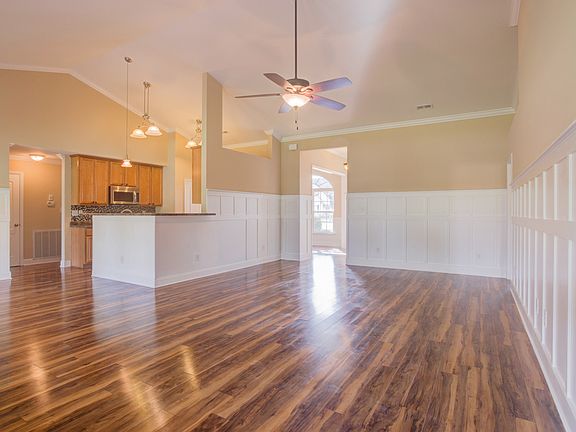 5th image of 7107 Hayground Dr SE