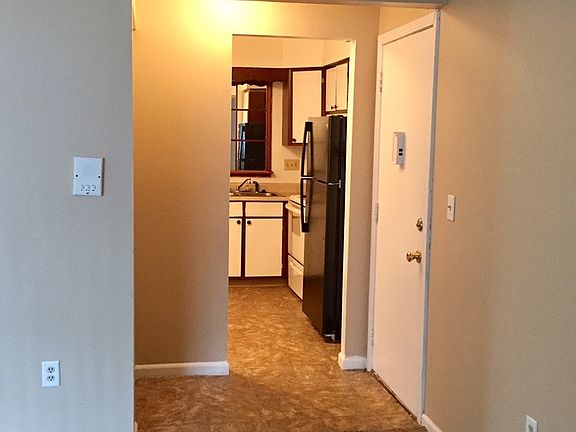 3rd image of 2872 Marshall Ave SE APT 1D