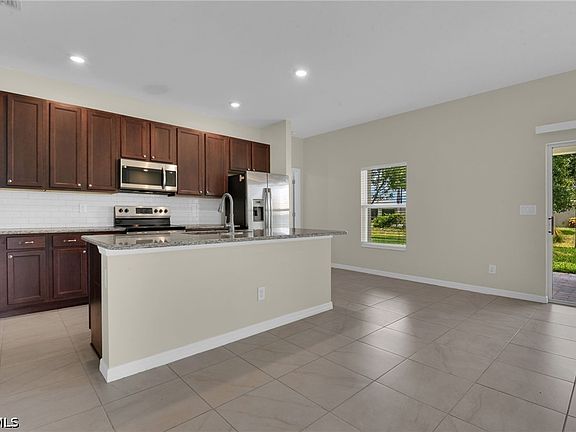 4th image of 25599 Deep Creek Blvd